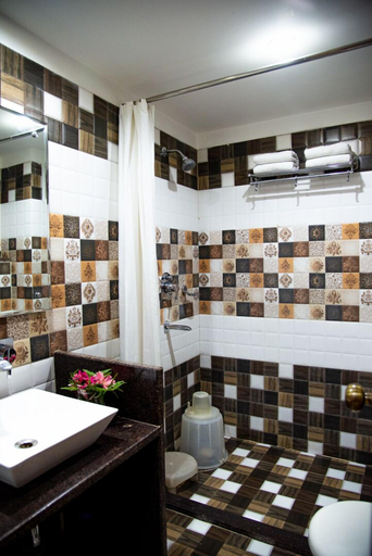 Bathroom 5, Sun Park Resort, Chandigarh, Sahibzada Ajit Singh Nagar