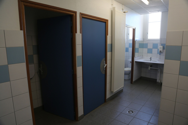 Bathroom 5, Espace Montcalm, Morbihan