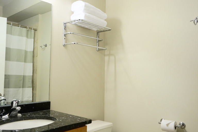 Bathroom 3, McCormick Business Traveler Delight w 2 Balconies, Cook