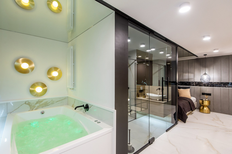 Bathroom 2, Super-Apartamenty VIP Jacuzzi II, Poznań City