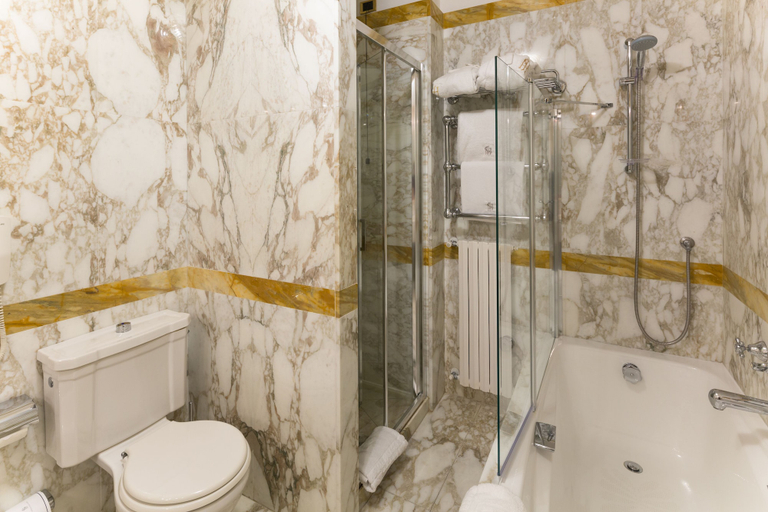Bathroom 5, Imperiale Palace Hotel, Genova