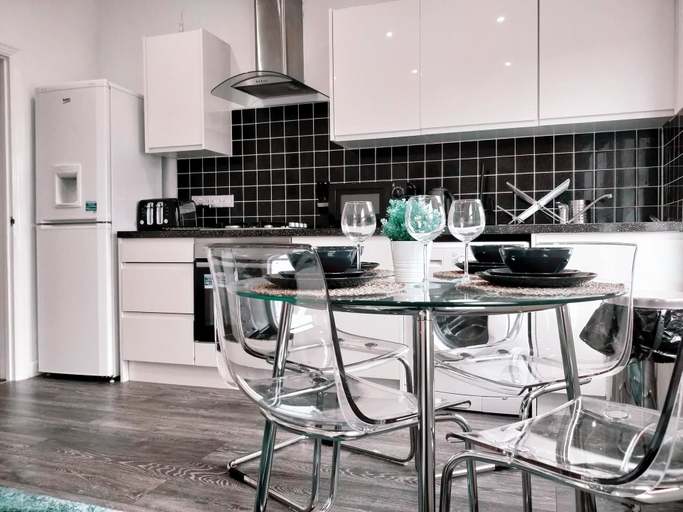Others 3, Chiltern Apartment, Luton