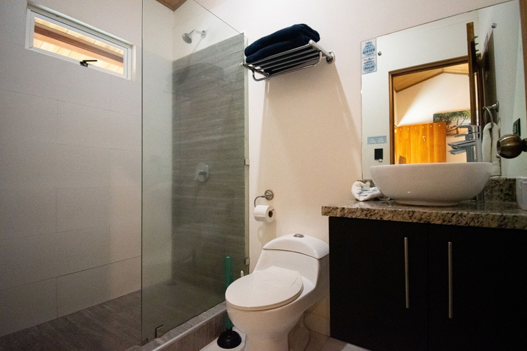 Bathroom 5, Fuego Lodge, Puntarenas