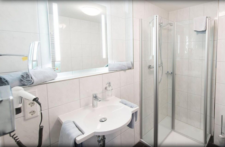 Bathroom 4, Hotel Westermann, Osnabrück