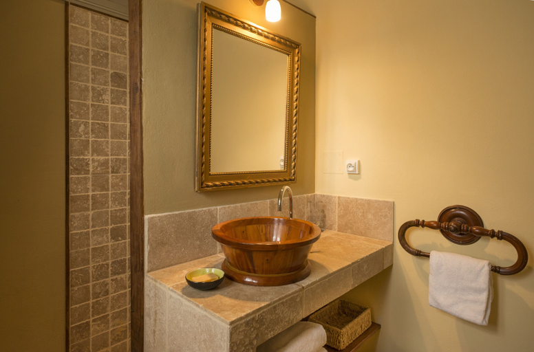 Bathroom 5, Maison le Village, Côte-d'Or