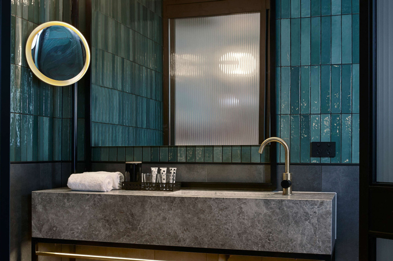 Bathroom 15