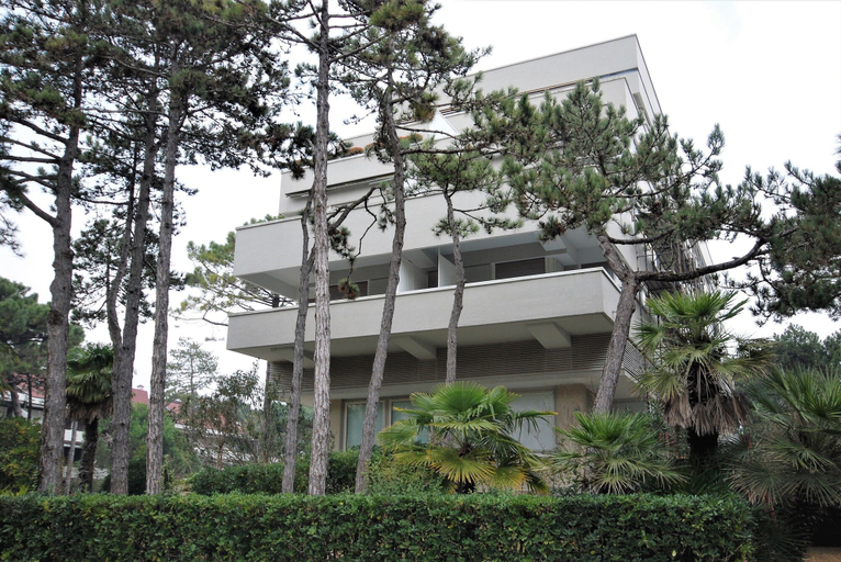 Others 4, Palme Residence, Udine