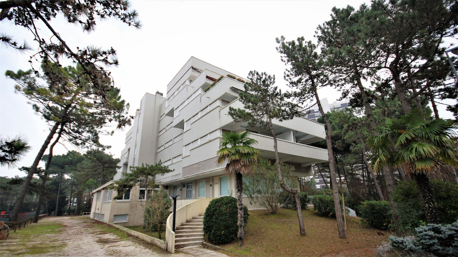 Others 2, Palme Residence, Udine