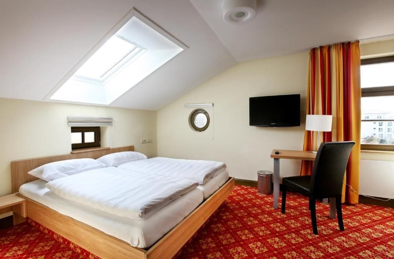 Bedroom 3, Bahnhof Busch, Hohenlohekreis
