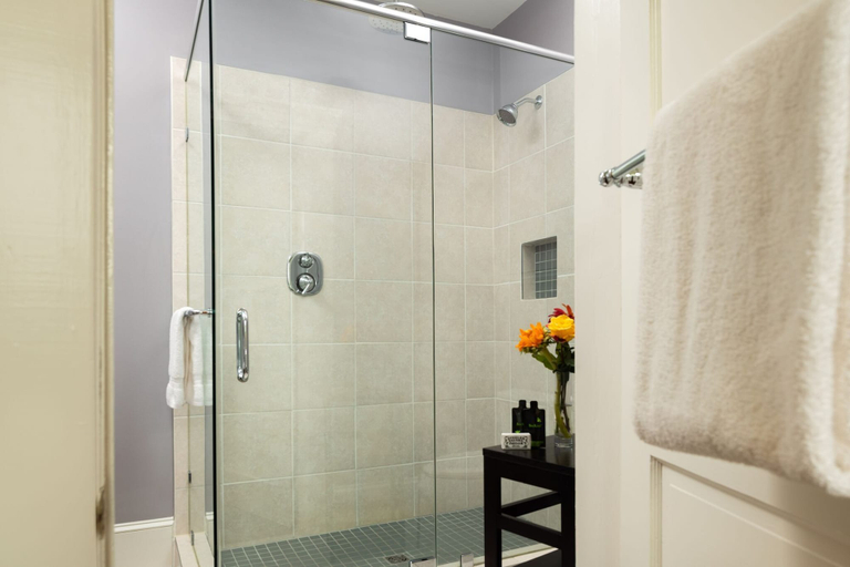 Bathroom 5, Steeles Tavern Manor, Rockbridge