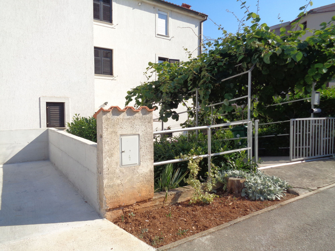 Exterior & Views 2, Apartments Mirjana, Pula