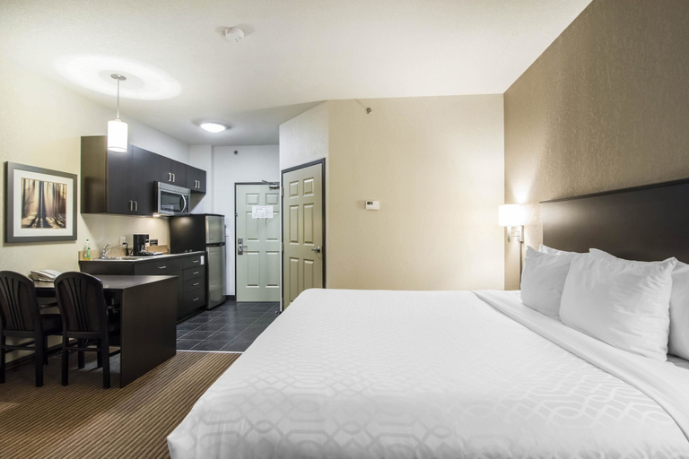 Bedroom 4, Quality Inn & Suites Thompson, Division No. 22