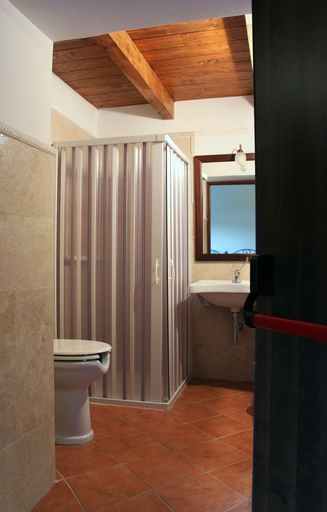 Bathroom 4, Masseria Mastrangelo, Caserta