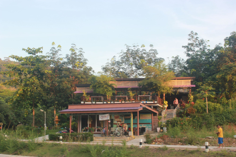 Exterior & Views 2, Phusambig Resort, Kantrang