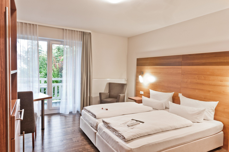 Bedroom 4, allgovia Hotel garni, Ravensburg