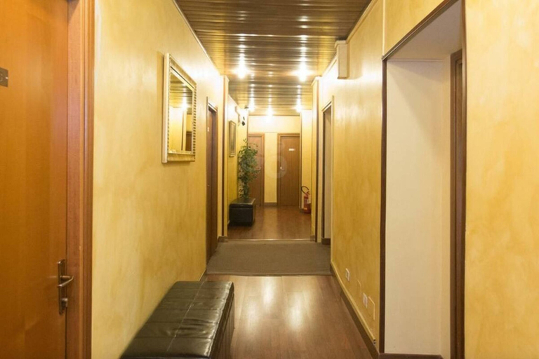 Others 5, Hotel Azzurra, Roma