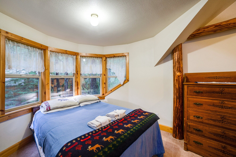 Bedroom 2, 25SL - Hot Tub - BBQ - Pets Ok - WiFi - Sleeps 6, Whatcom