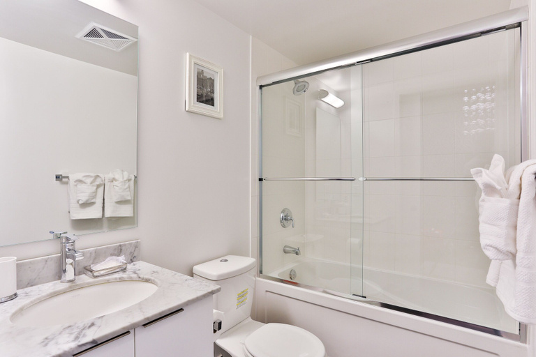 Bathroom 4, Exquisite 55th Floor 2 Bed 2 Bath Parking, Toronto