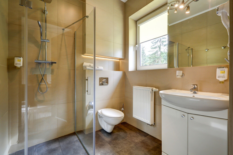 Bathroom 5, Hotel Afrodyta Business & SPA, Grodzisk Mazowiecki