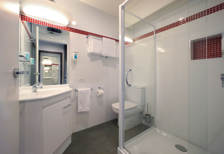 Bathroom 3, 429 Apartments and Suites, Hobart