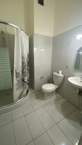 Bathroom 5, New Park Hotel, Wadi Essier