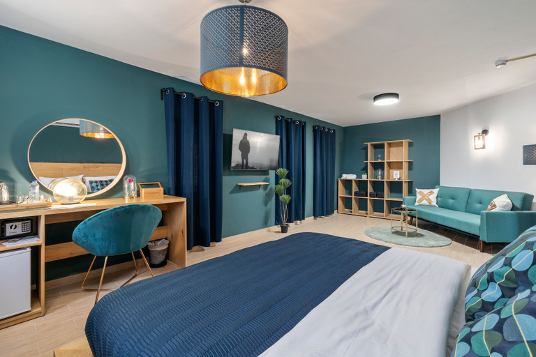 Bedroom 3, La Finca - Luxury Suites Hotel