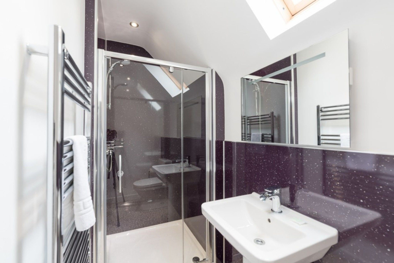 Bathroom 4, Lord Galloway 32 (H 2016) 82334, Dumfries and Galloway