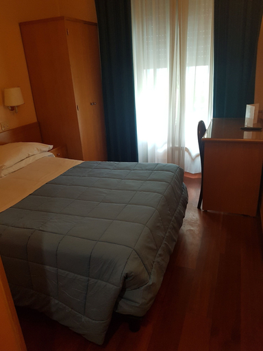 Bedroom 3, Hotel Piemonte, Rome
