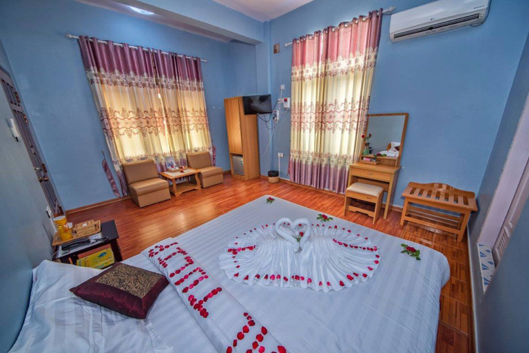 Bedroom 1, Royal Tulip Hotel, Mandalay