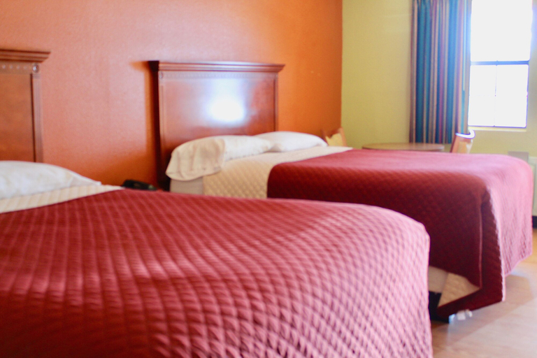 Bedroom 5, Tropicana Motel, Bastrop