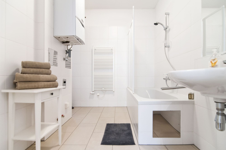 Bathroom 4, HeyMi Apartments Oper, Wien