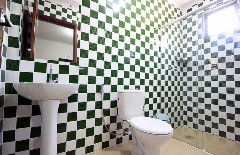 Bathroom 4, Pousada Esmeralda Olimpia, Olímpia