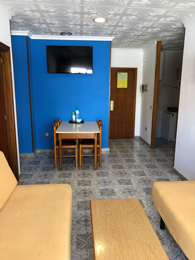 Bedroom 4, Europa Family Apartments, Girona