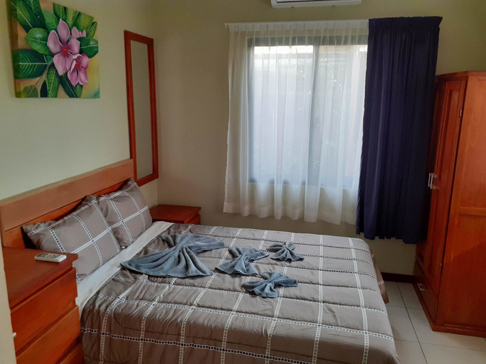 Bedroom 3, Max Garden and Pool, Blauwgrond