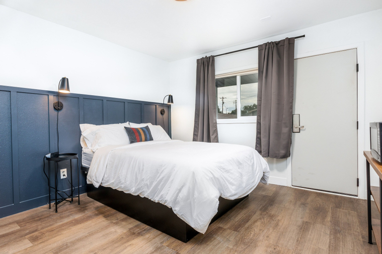 Bedroom 4, Minecart Motor Lodge, Montrose