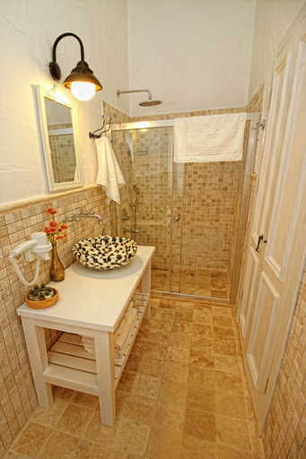 Bathroom 5, Kupina Otel, Çeşme