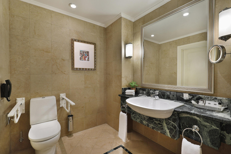 Bathroom 5, Sheraton Addis, Addis Abeba