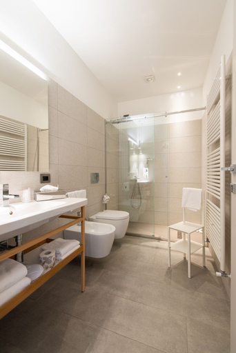 Bathroom 5, Le Funi Hotel, Bergamo