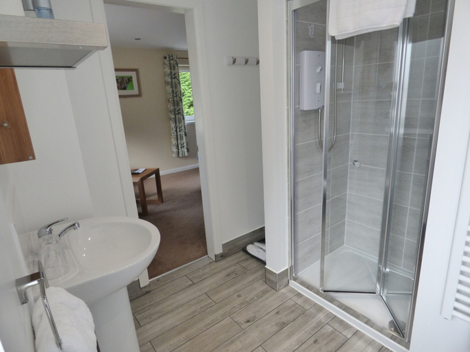 Bathroom 4, The Brevins Guest House, Highland