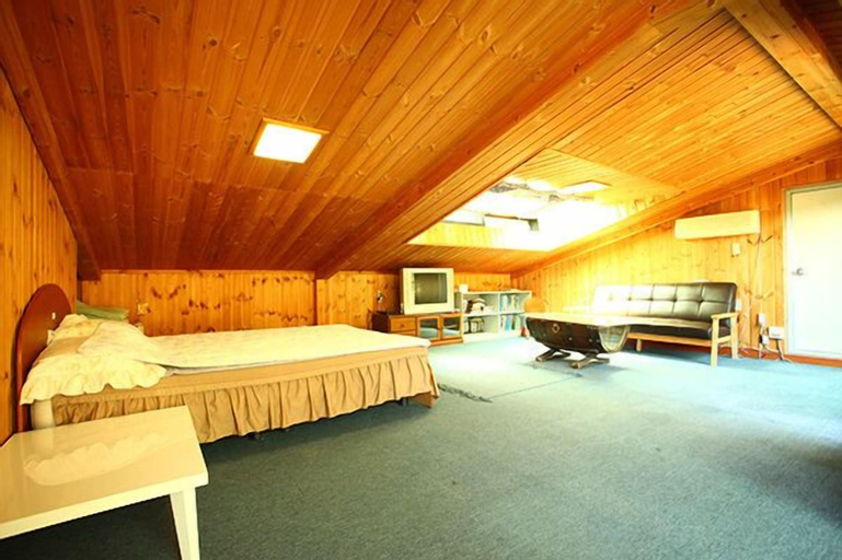 Bedroom 2, Blue Sky Pension, Pocheon