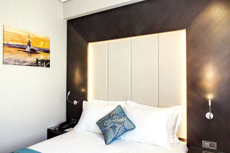 Bedroom 2, Mukarnas Taksim Hotel, Beyoğlu