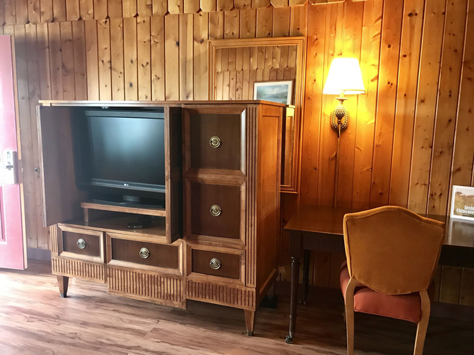 Others 4, Atlantic Shores Inn and Suites, Accomack