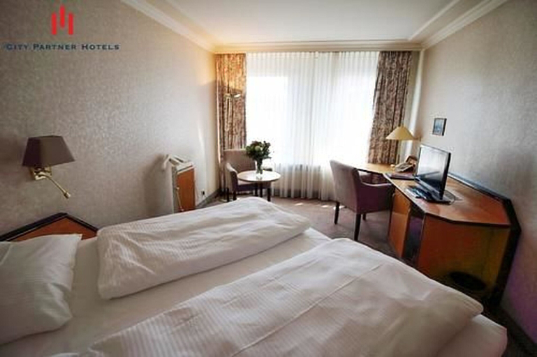 Bedroom 3, Hotel Senator Hamburg, Hamburg