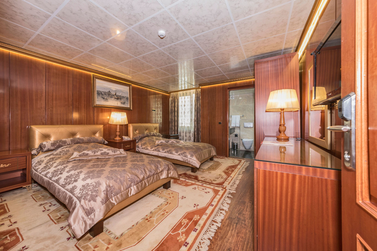 Bedroom 3, Cevheri's Hotel, Bakırköy