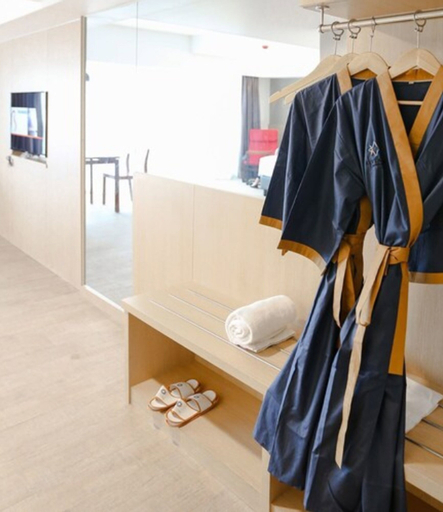 Bedroom 23