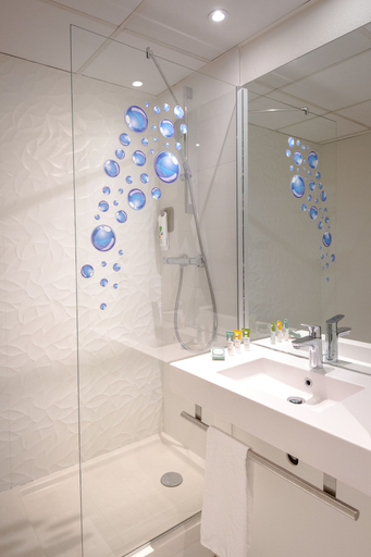 Bathroom 4, ibis Styles Cannes Le Cannet, Alpes-Maritimes