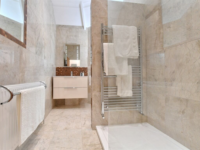 Bathroom 4, Heritage Bed & Breakfast, Wiltshire