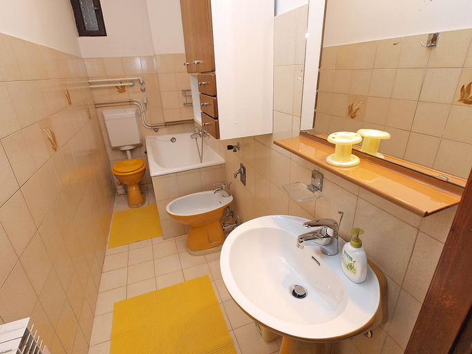 Bathroom 3, Apartment 864, Pula