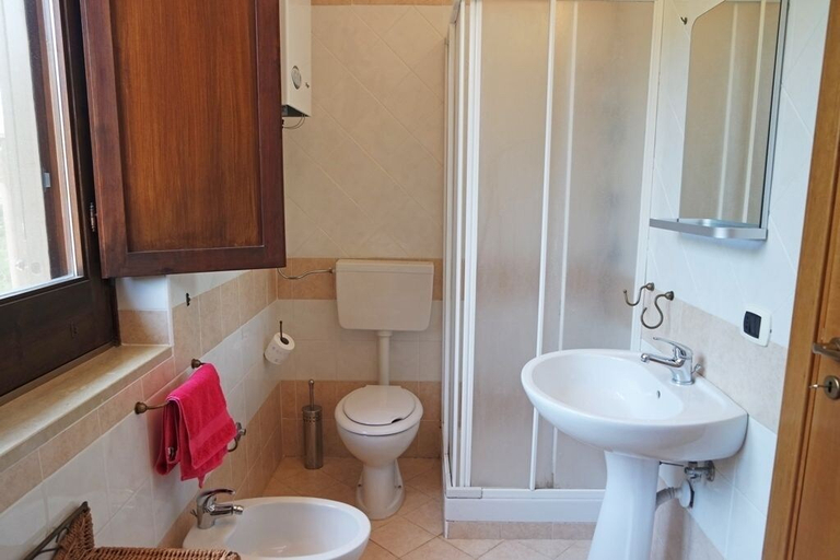 Bathroom 3, Villa Kalithea, Salerno