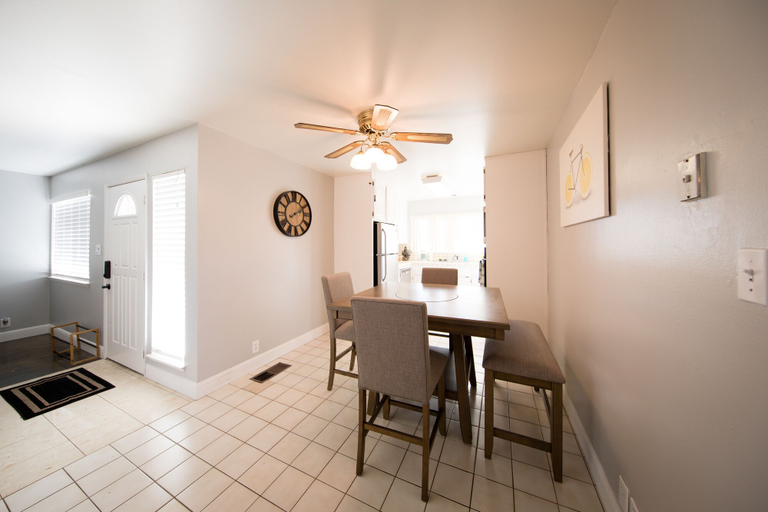 Others 5, Home Suite Home, Contra Costa